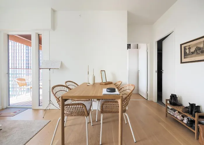 New Danish Design Flat - 10 Minutes To City Centre